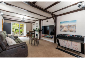 Nature's Serenade:3BR Classic Home-Jacuzzi & Sauna